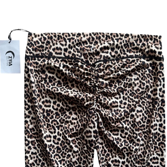 ZYIA Active Leopard Print Scrunch Bum Leggings 24” - Size 20 - Picture 5 of 5